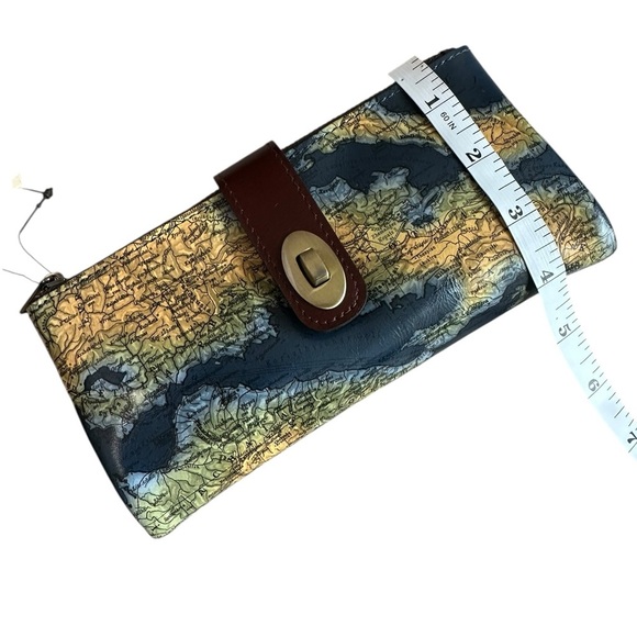 Patricia Nash Leather Annesley Wristlet Wallet. - Picture 10 of 10